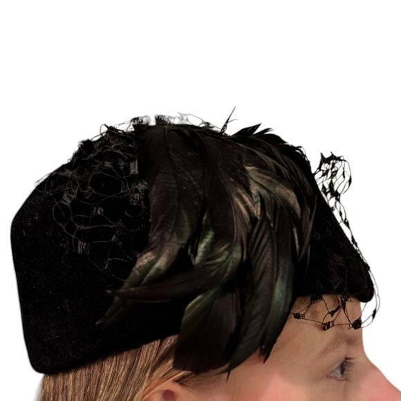 Women\'s antique Betmar black velvet lace &‎ feather hat